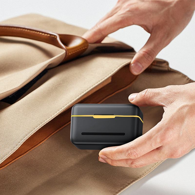 Sakerplus Wireless Lavalier Microphone with Case