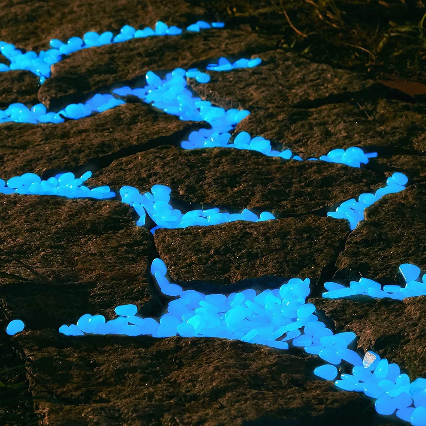 Dark Luminous Garden Pebbles,100PCS